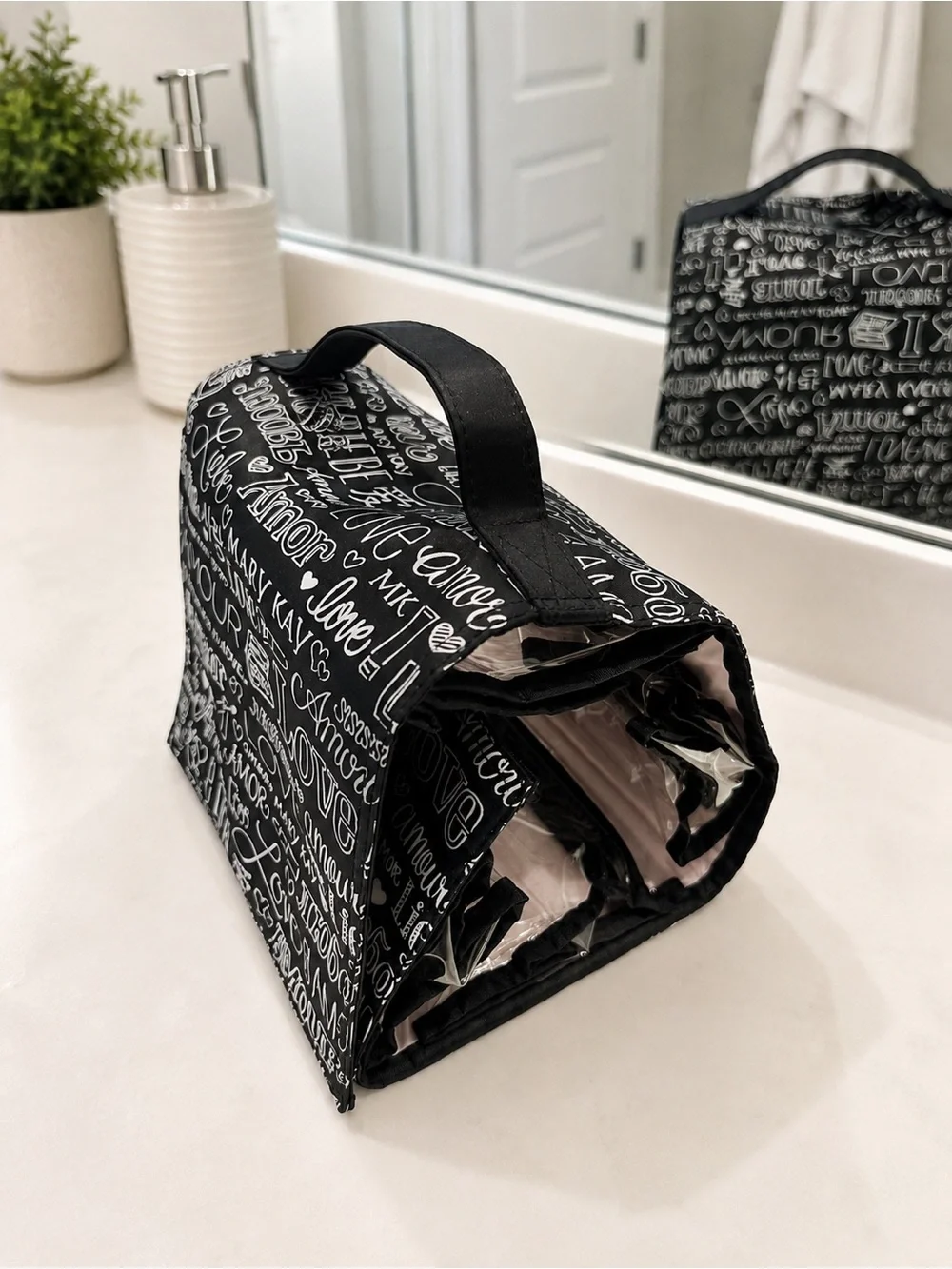 NEW Mary Kay Travel Roll-Up Makeup Bag discontinued design “Love Amor Amour”